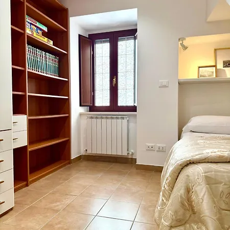 Via Roma 40 -